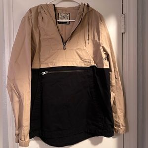 Dravus men’s 1/4th zip pullover. Medium